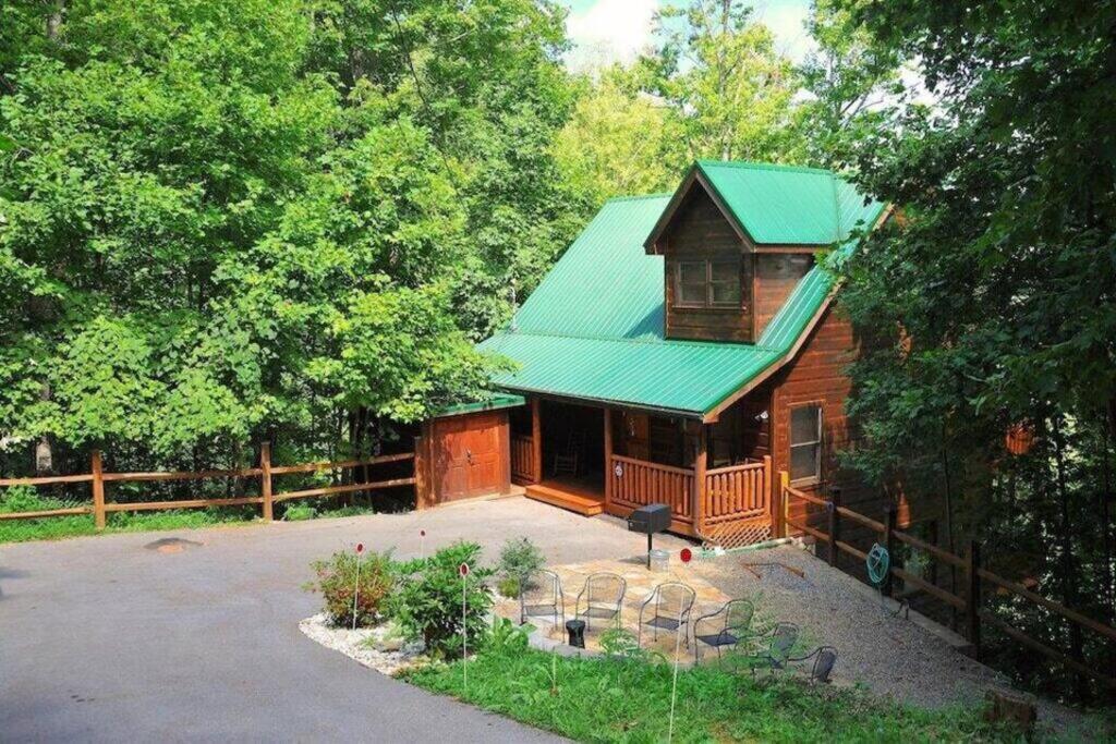 Brave Eagle Cabin เซอเวียร์วีล ห้อง รูปภาพ