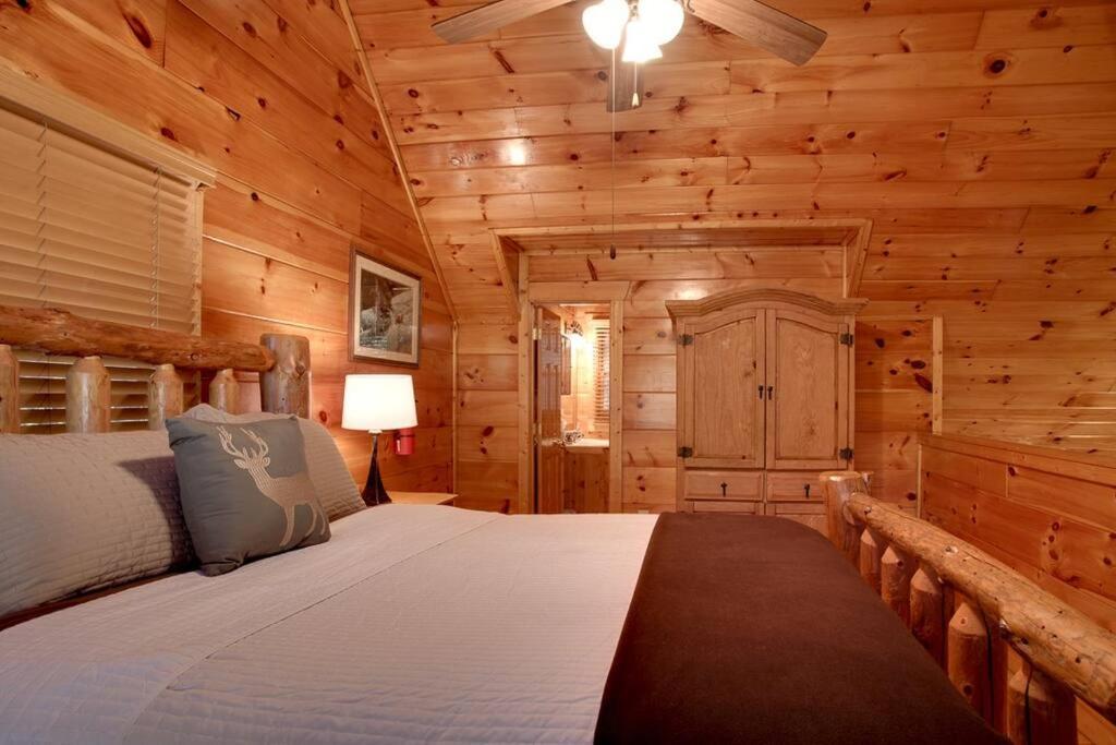 Brave Eagle Cabin เซอเวียร์วีล ห้อง รูปภาพ