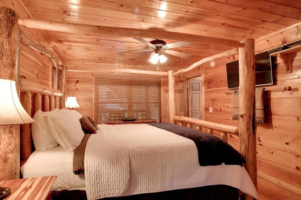 Brave Eagle Cabin เซอเวียร์วีล ห้อง รูปภาพ